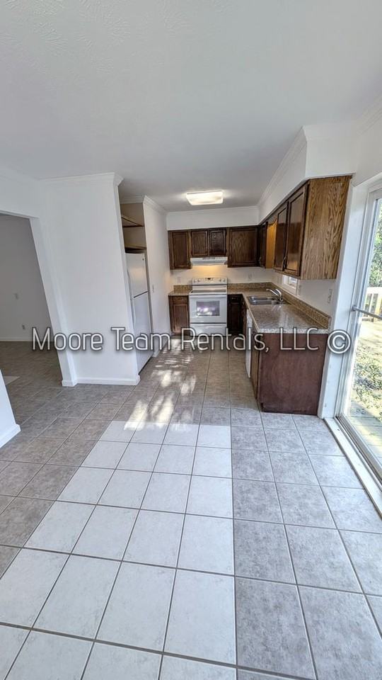 519 E Blue Ridge Rd - Photo 5 of 21