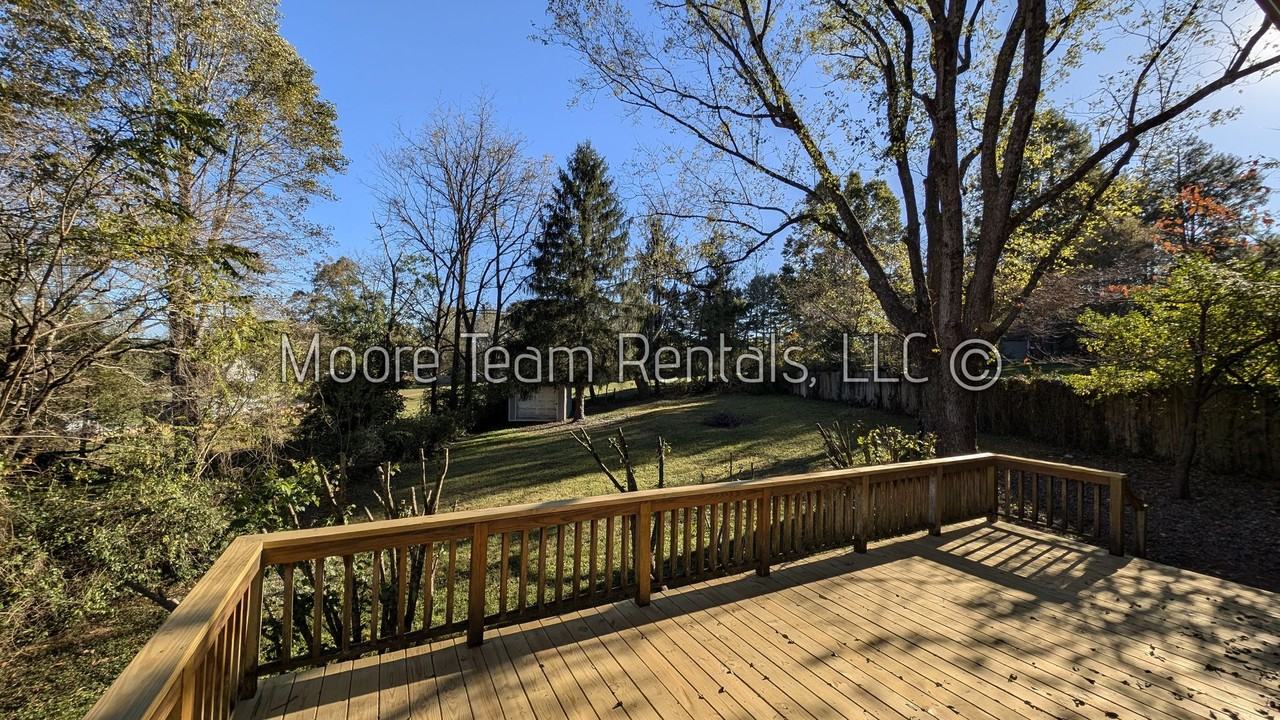 519 E Blue Ridge Rd - Photo 2 of 21