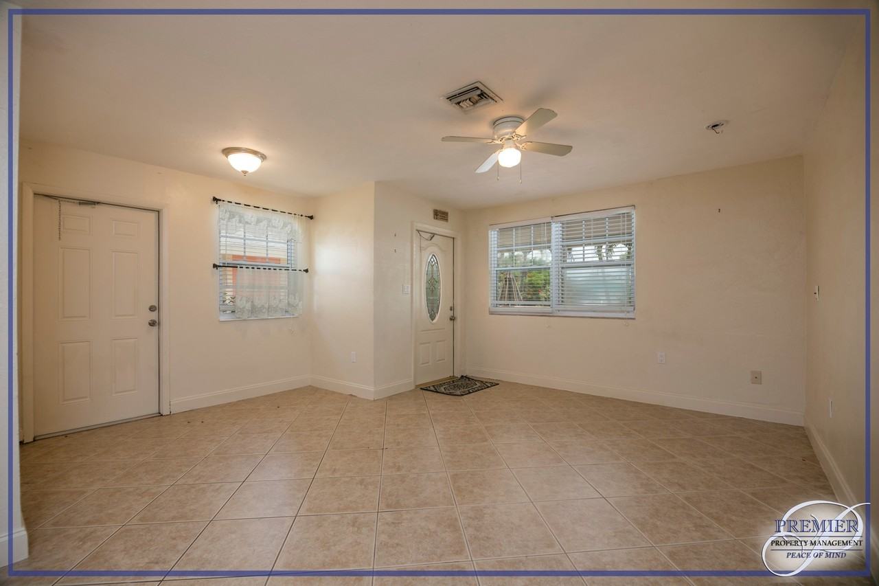 742 109th Ave N - Photo 4 of 17