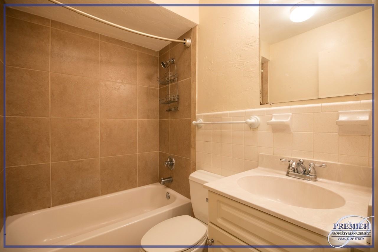 742 109th Ave N - Photo 5 of 17