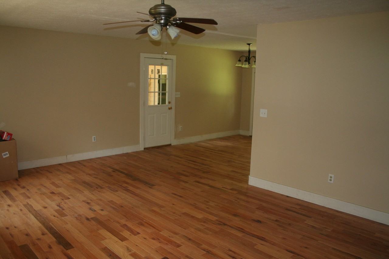 115 Westminster Dr - Photo 2 of 11