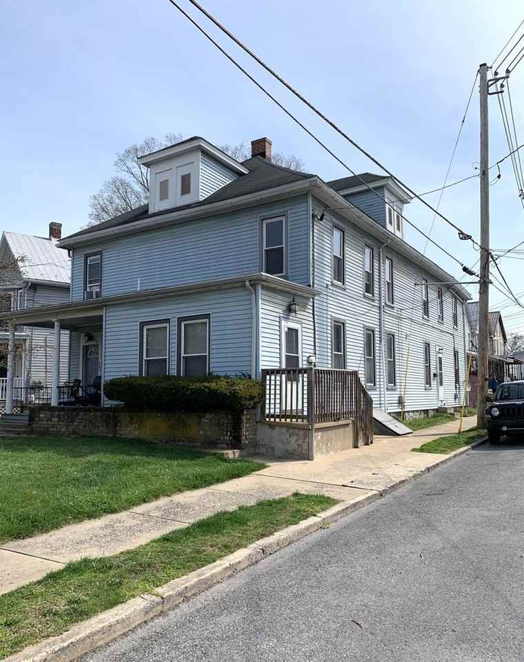 903 Scotland Ave - Photo 2 of 16