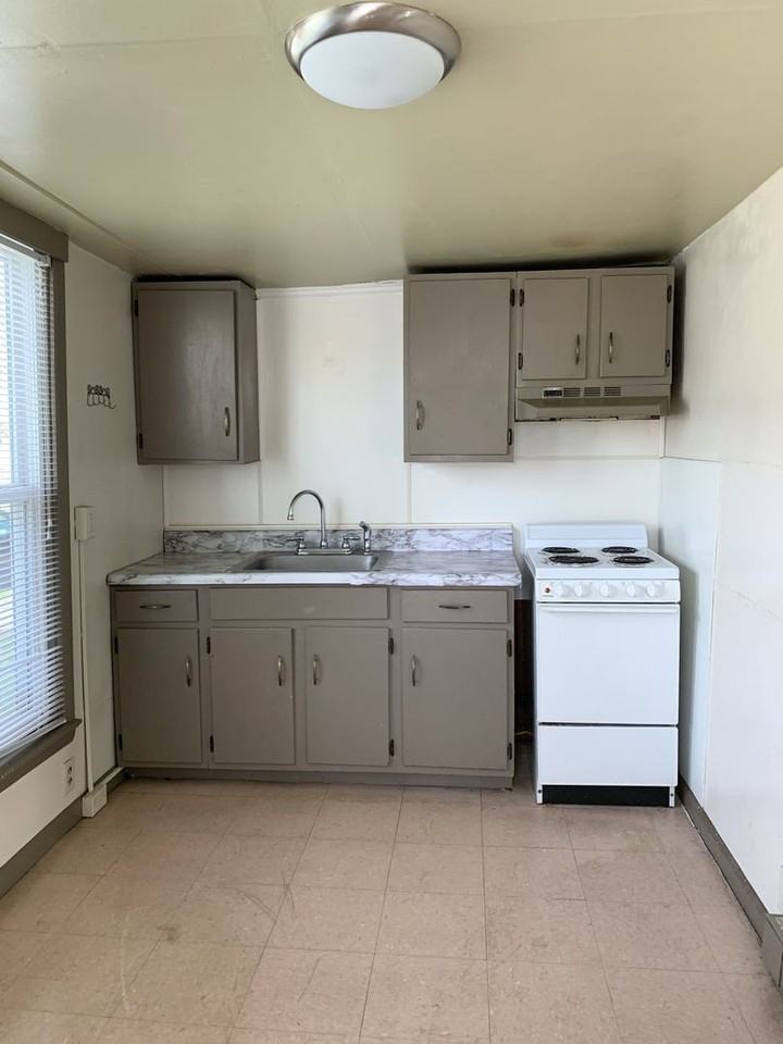 903 Scotland Ave - Photo 3 of 16