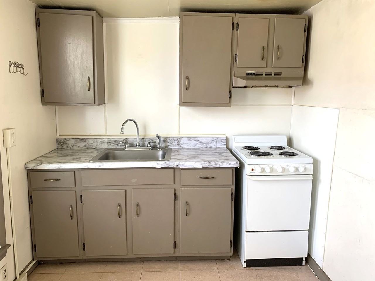 903 Scotland Ave - Photo 4 of 16