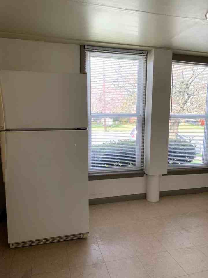 903 Scotland Ave - Photo 5 of 16