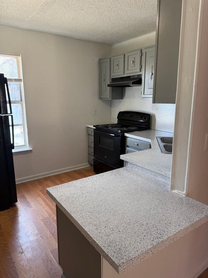 Juan Carlos Apartments (Devonshire) - Photo 2 of 8