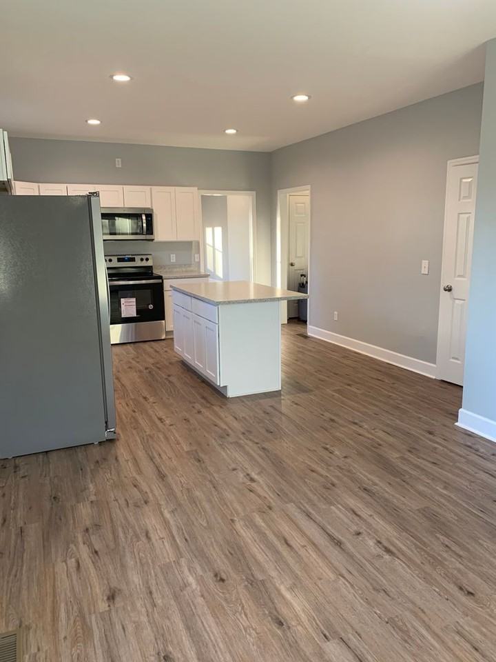 213 Quaker Rd - Photo 5 of 23