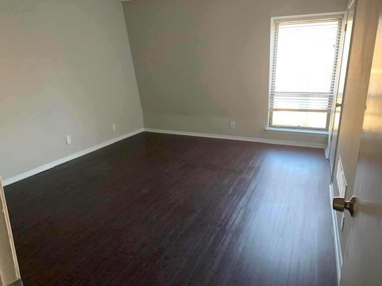 1865 Poplar Woods Cir E - Photo 5 of 7