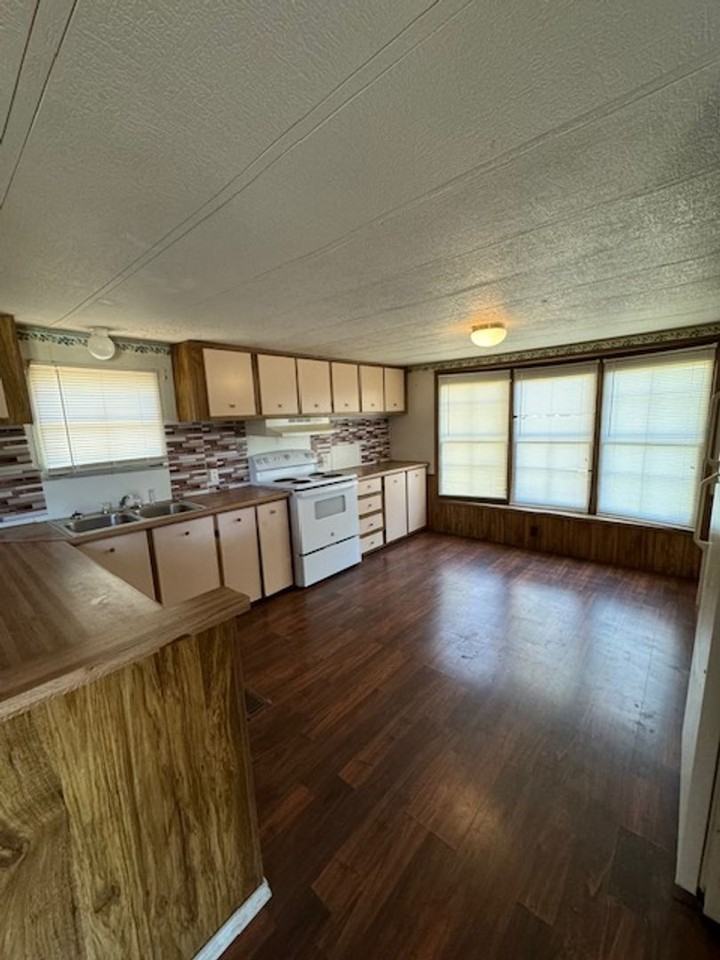 103 Waldrop Rd - Photo 3 of 8