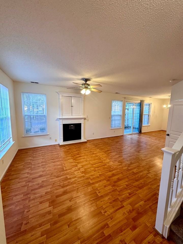 2124 Pateshall Ct - Photo 2 of 26