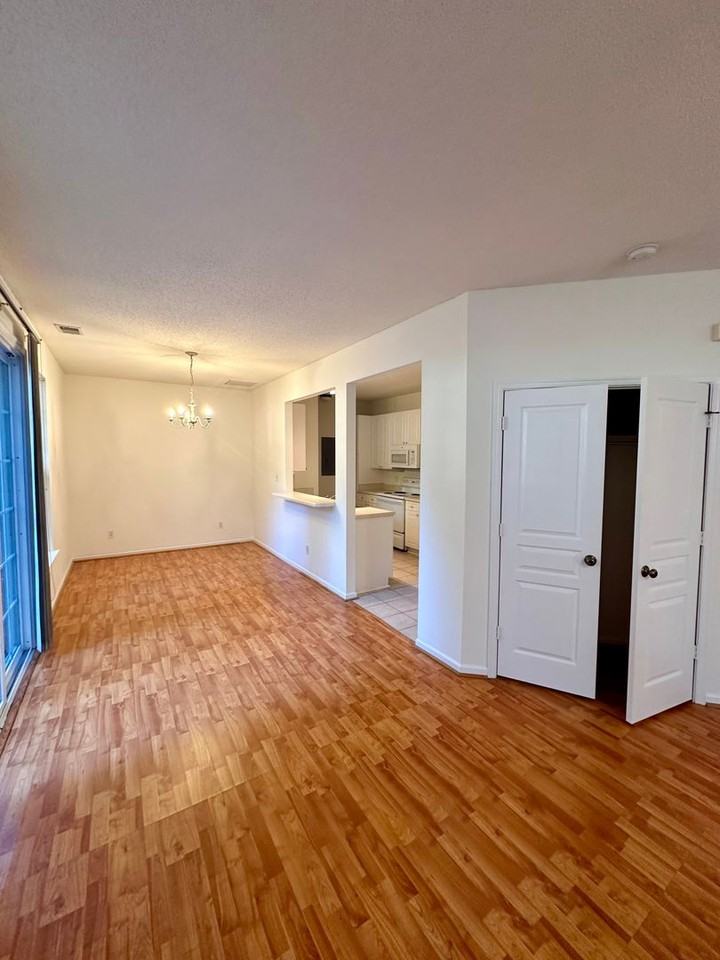 2124 Pateshall Ct - Photo 5 of 26