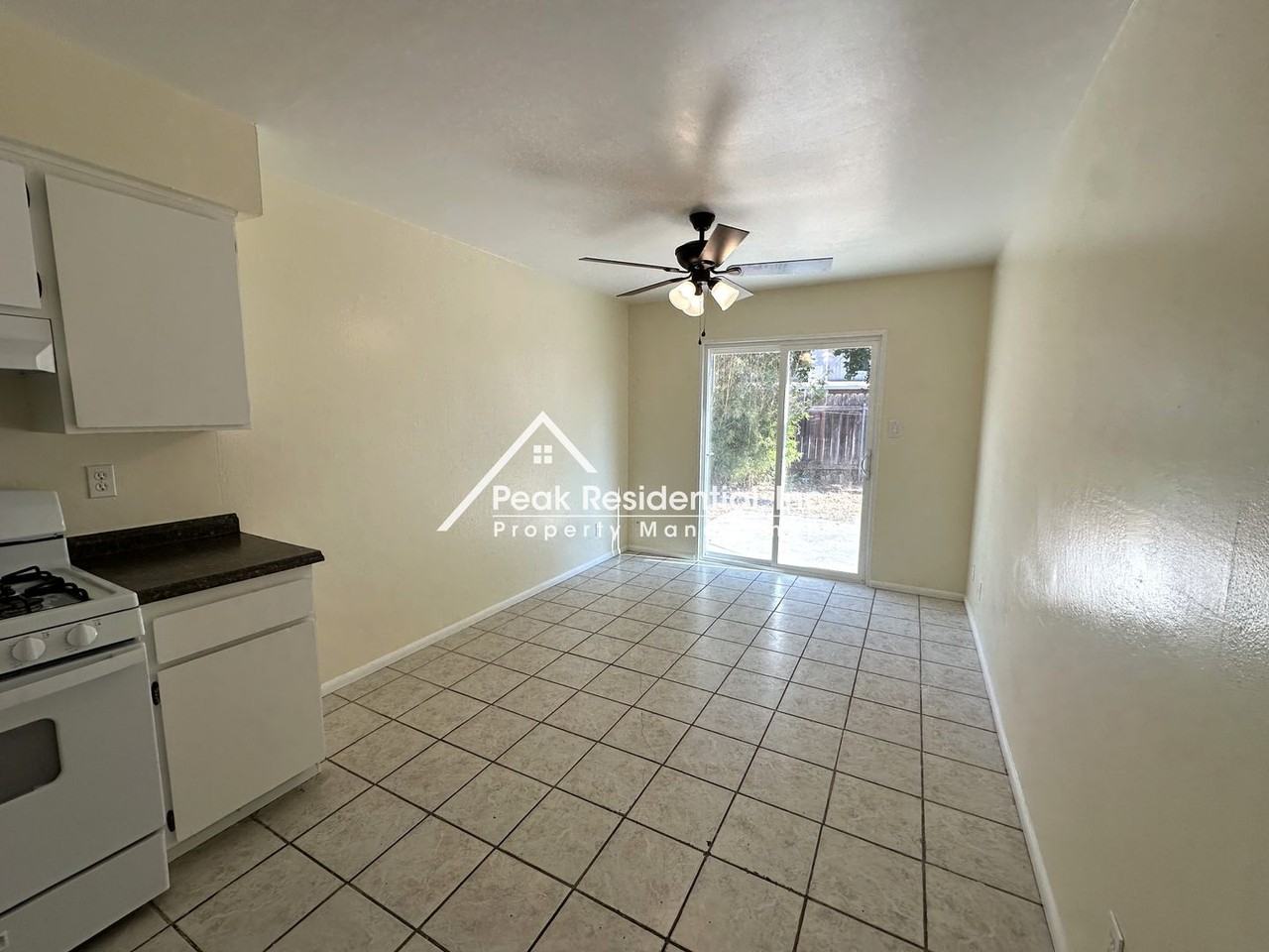 10262 Mills Station Rd - Photo 4 of 21