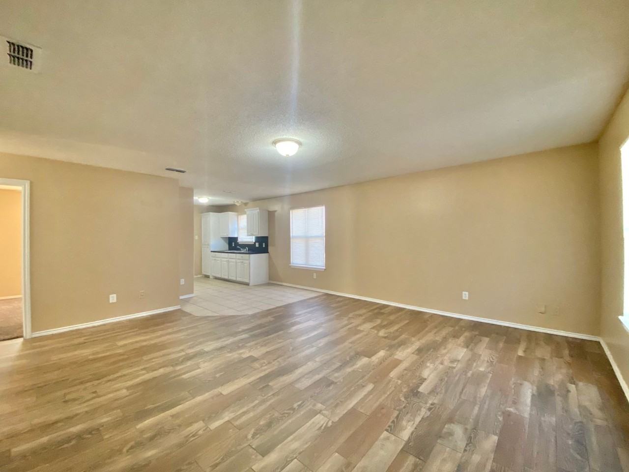 1809 38th St - Photo 3 of 11