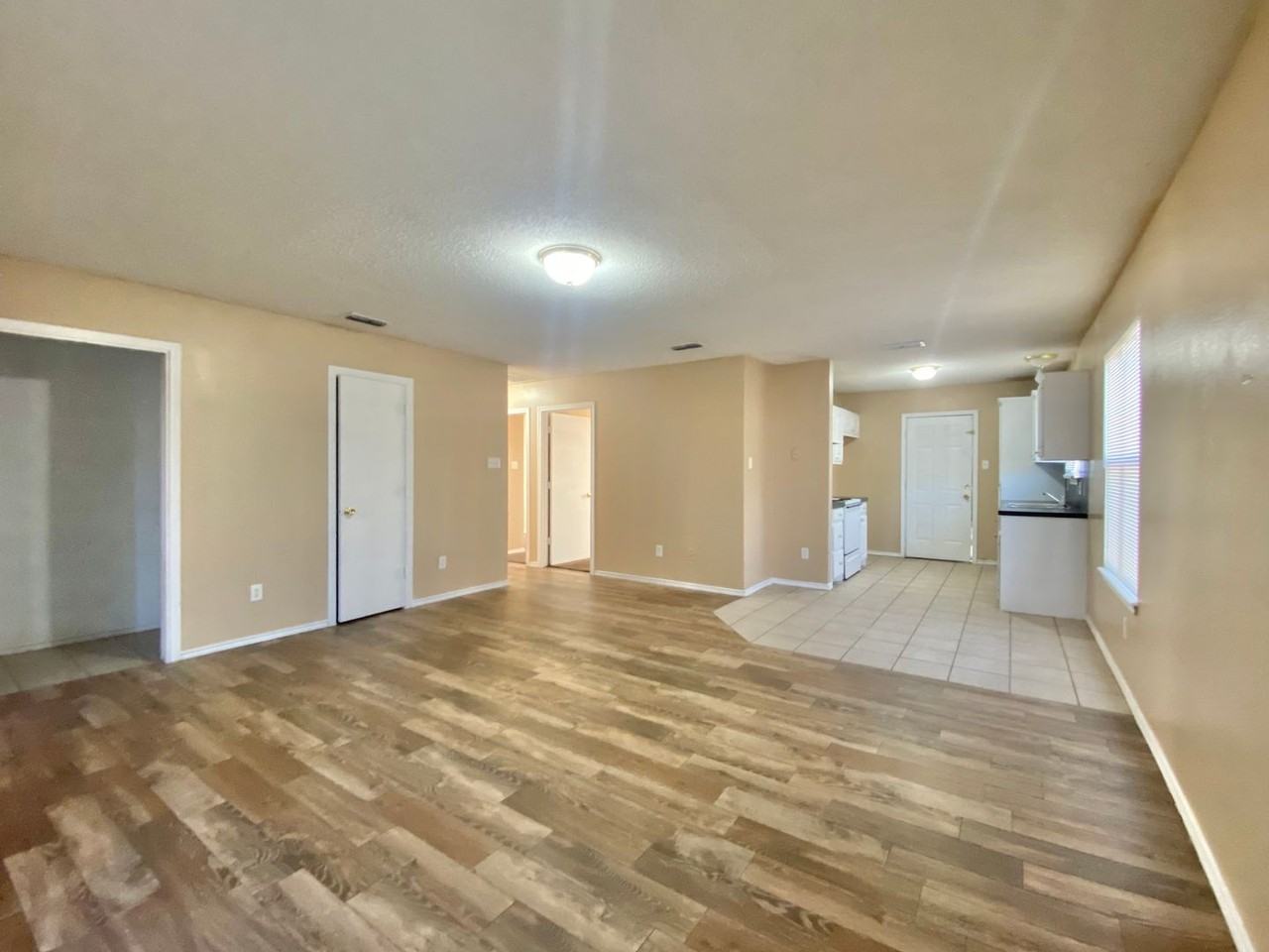 1809 38th St - Photo 4 of 11