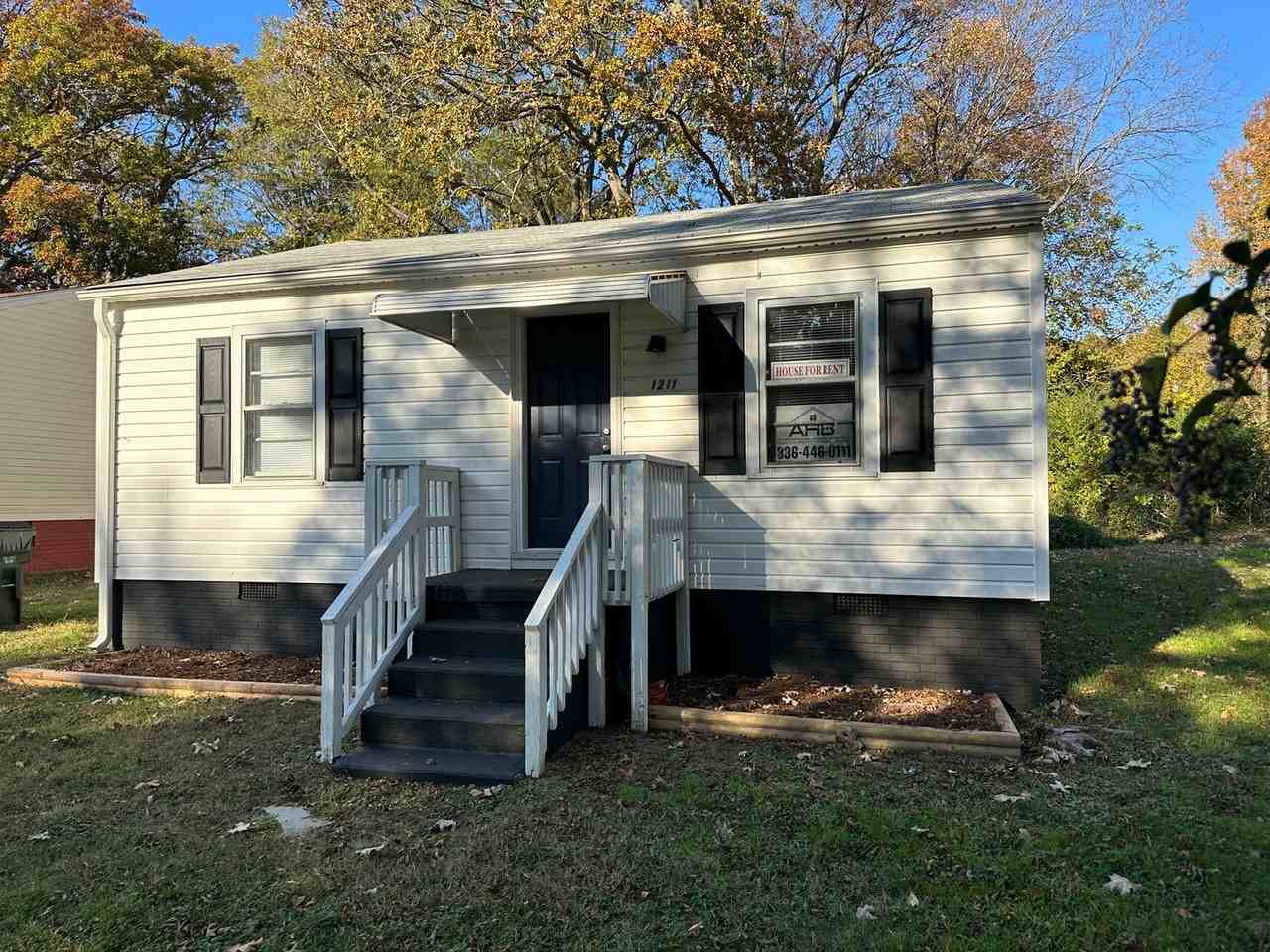 1211 Ava Street - Photo 2 of 16