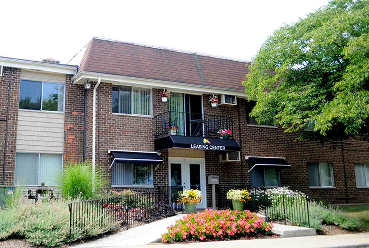 Arbor Glen Apartments - Photo 4 of 20