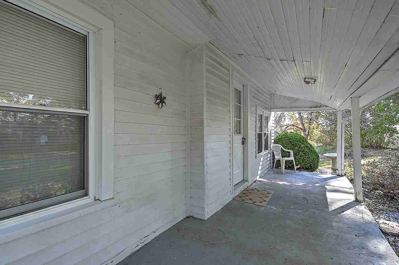104 Wright Ln - Photo 3 of 24