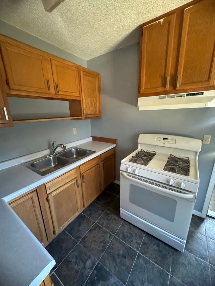 2929 14th Ave - Photo 3 of 10