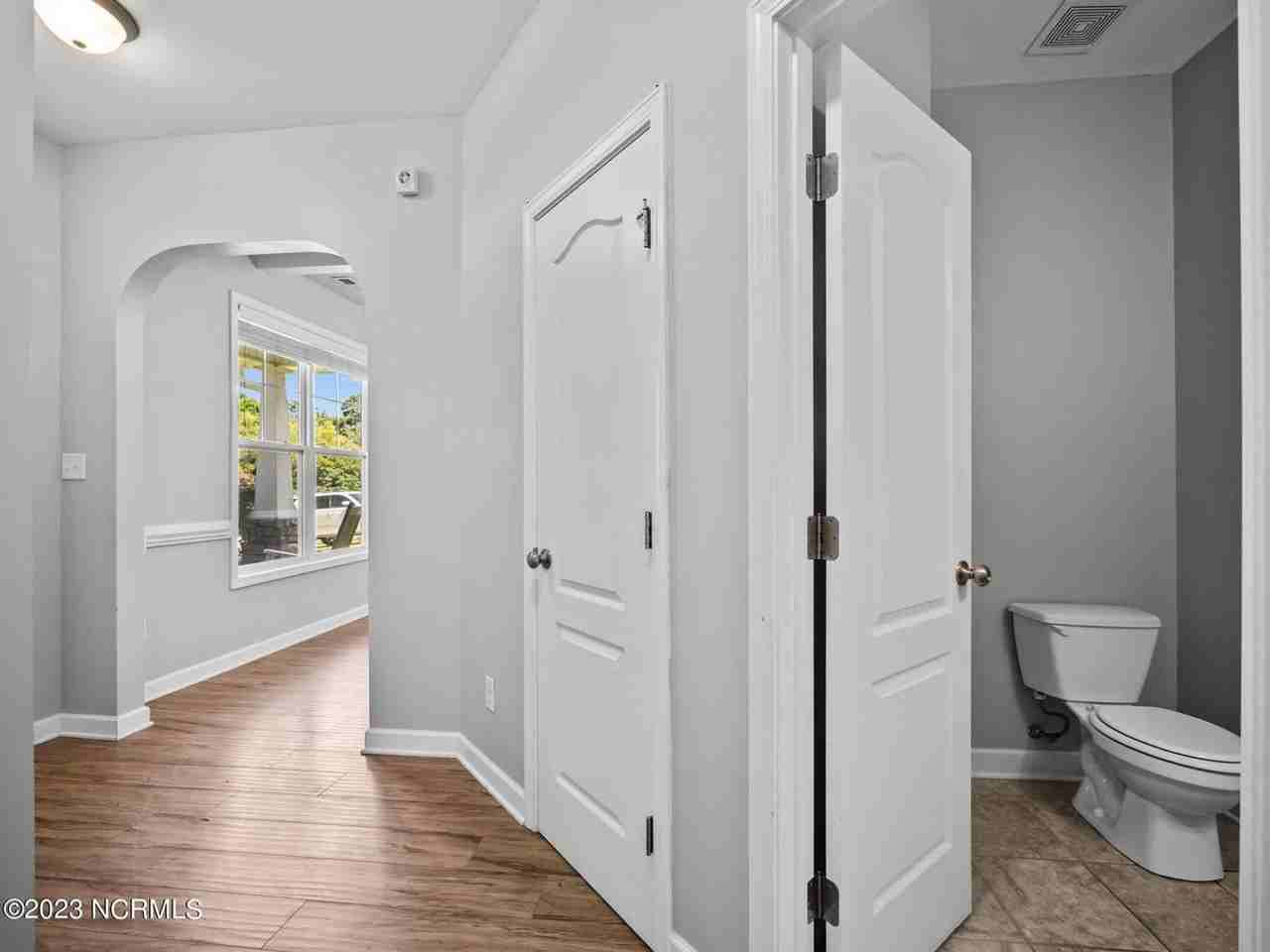 113 Katrina St - Photo 5 of 33