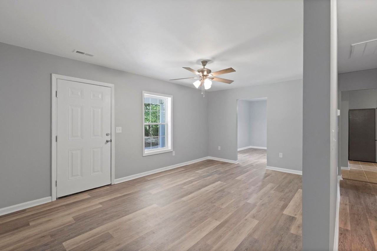 690 Maple Hill School Rd - Photo 4 of 21