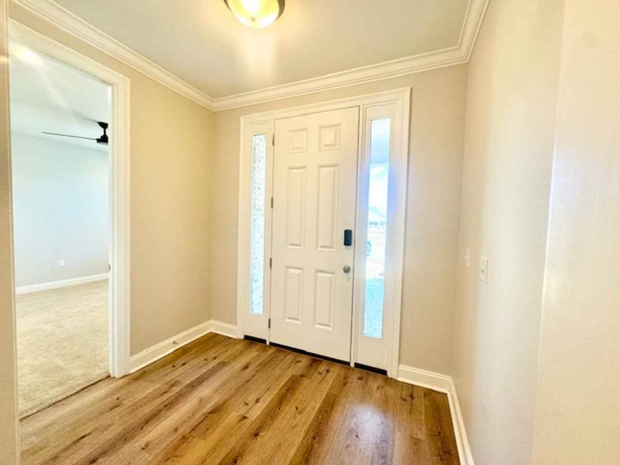 106 Hornet Ln - Photo 3 of 35