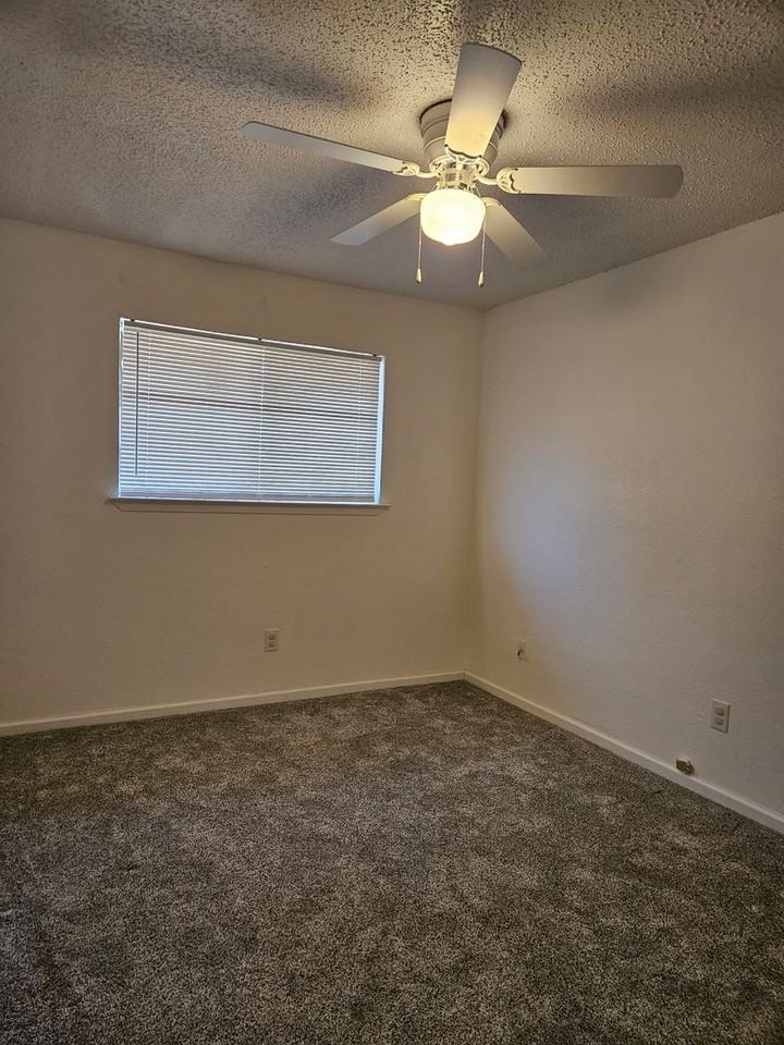 1216 Preswick Cir - Photo 7 of 23