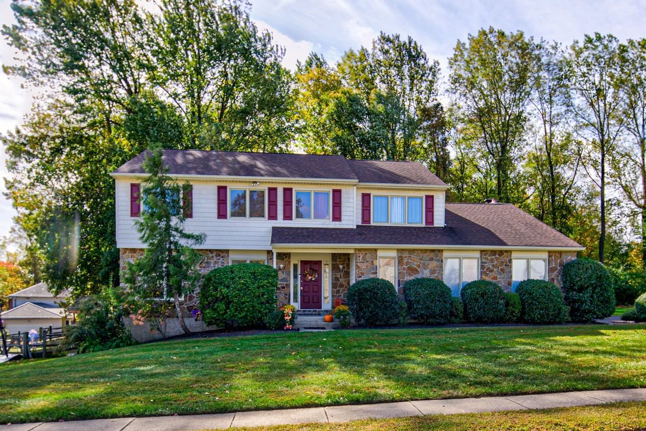 727 Letitia Dr - Photo 2 of 24