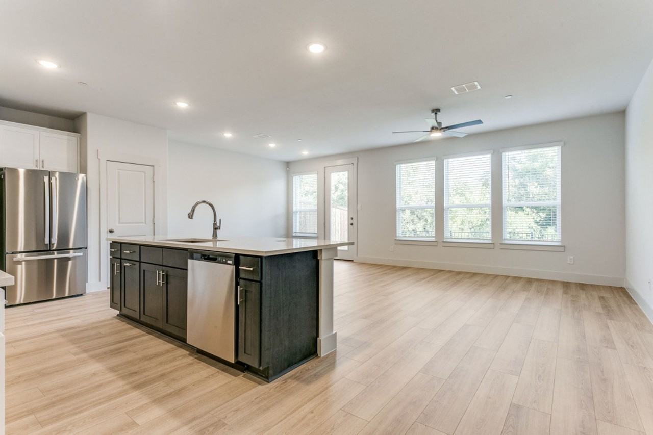 3208 Rustic Creek Dr - Photo 2 of 26