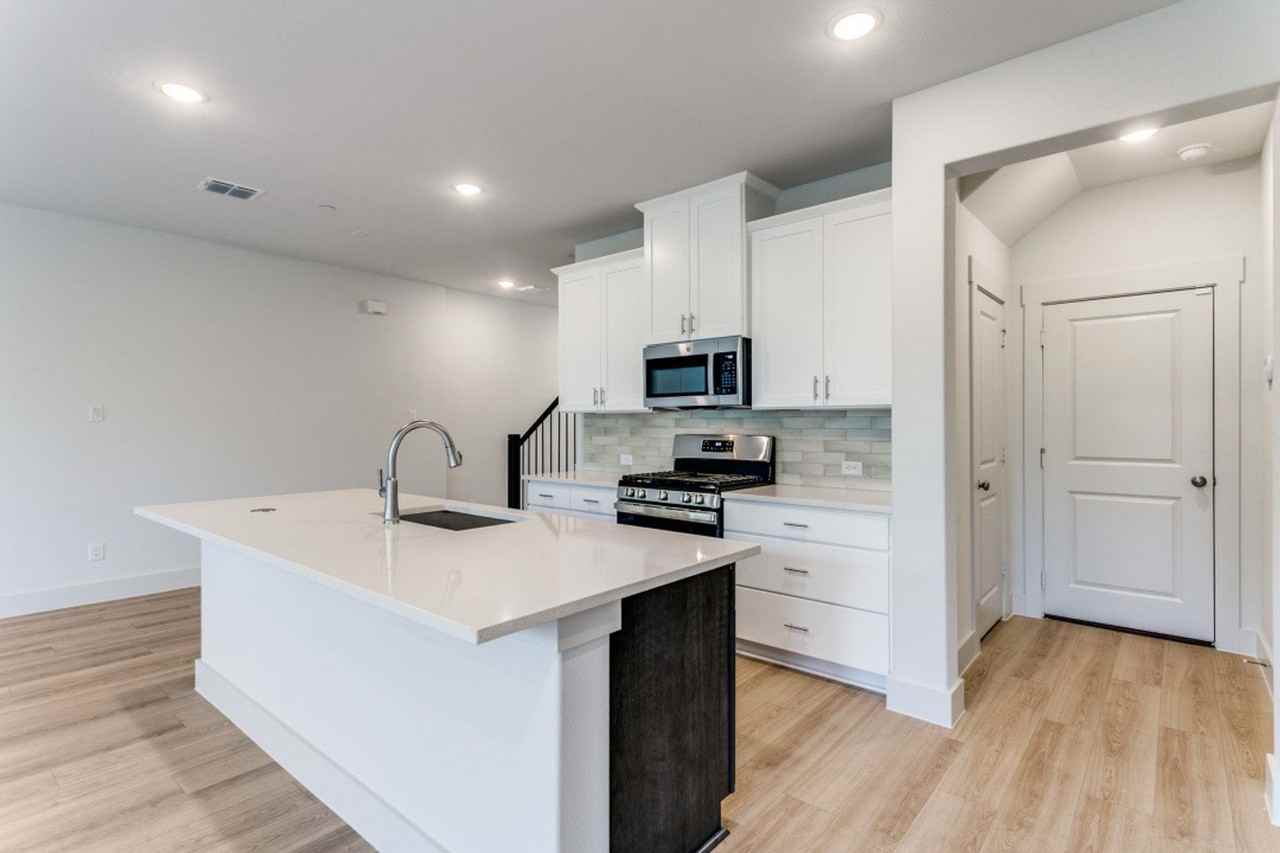 3208 Rustic Creek Dr - Photo 3 of 26