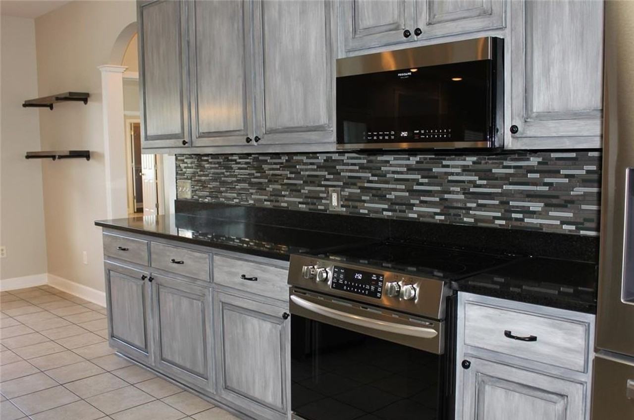 105 Frisco Ln - Photo 3 of 15