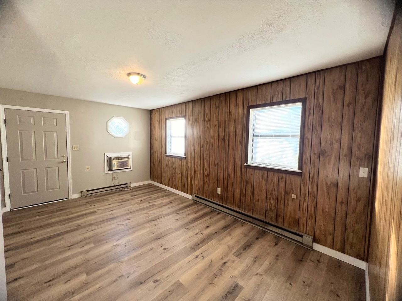 Fleetwood - Photo 3 of 15