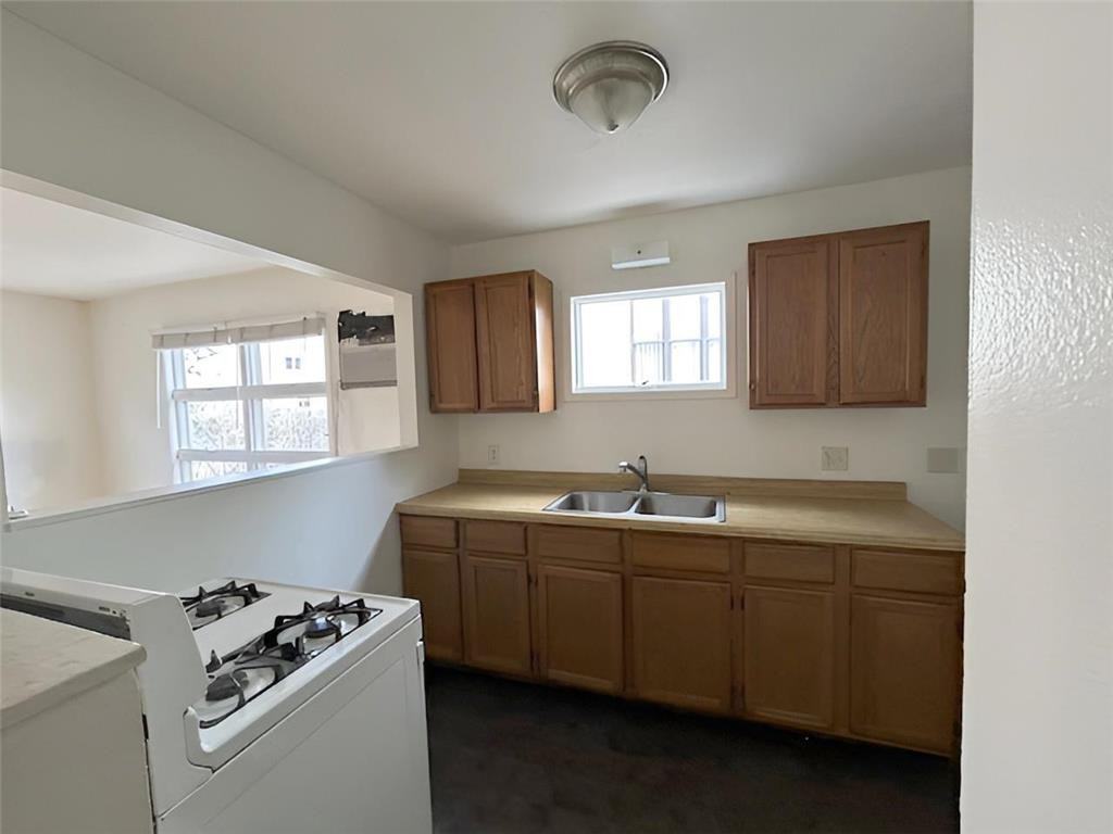 2105 Grand Ave S - Photo 2 of 9