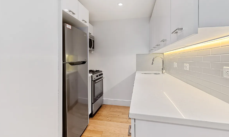 234 E 40th St #PH3 - Photo 2 of 10