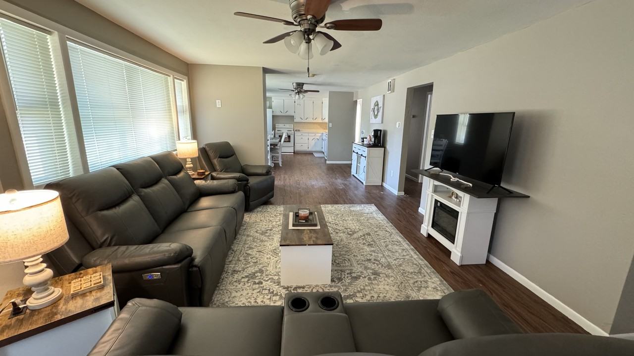 260 5th Ave Se #NA - Photo 2 of 7