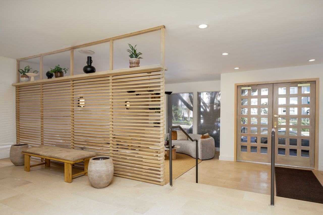 Euclid Place Apartments - Photo 4 of 37