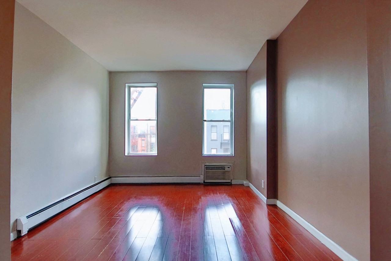 25 Clinton Street - Photo 5 of 10