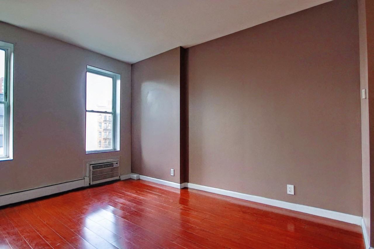 25 Clinton Street - Photo 6 of 10