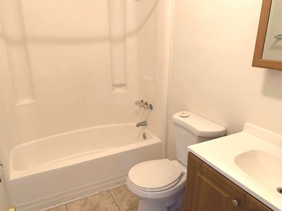 1015 West 50th Street - Photo 5 of 11