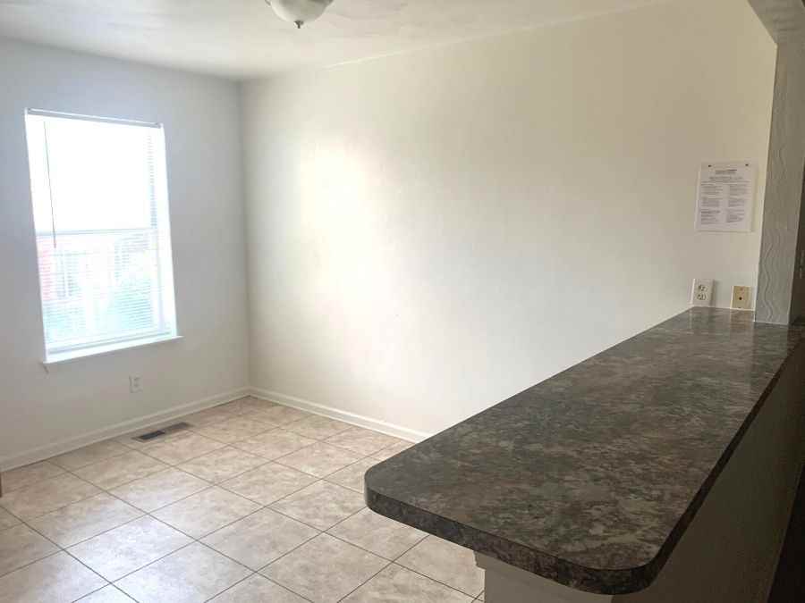 1015 West 50th Street - Photo 3 of 11