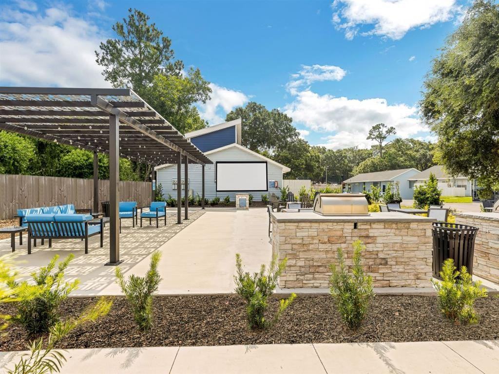 The Papillon - Photo 6 of 11