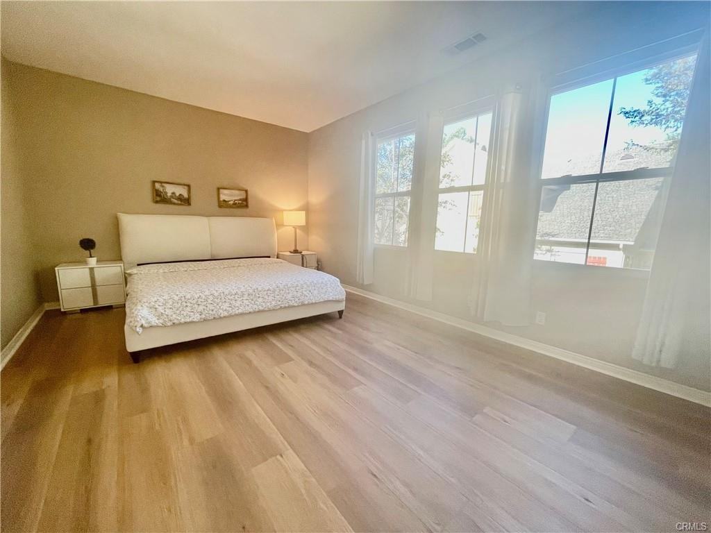 1 Burlingame - Photo 2 of 8