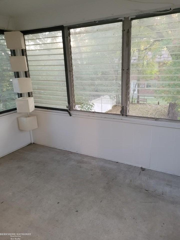 499 Neff Rd - Photo 4 of 17