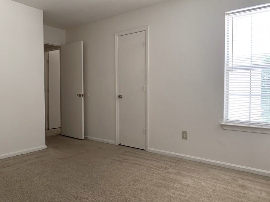 1284 West 41st Street - Photo 7 of 10