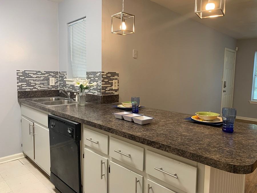 1284 West 41st Street - Photo 3 of 10