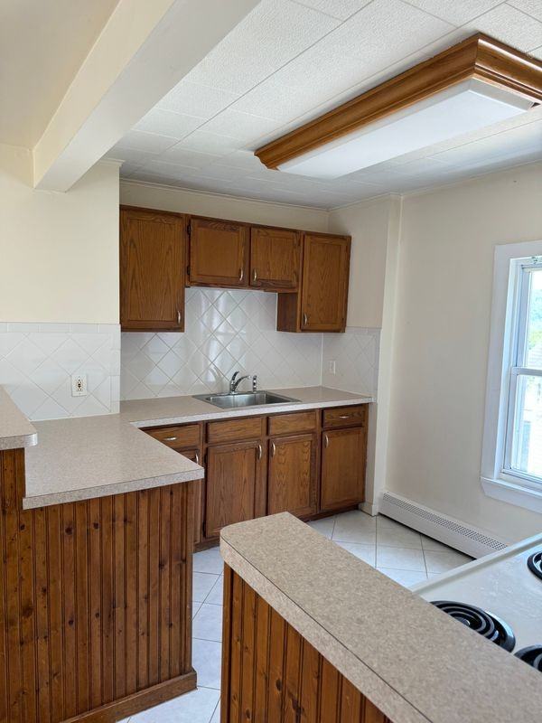 49 Schneider Ave ##2a