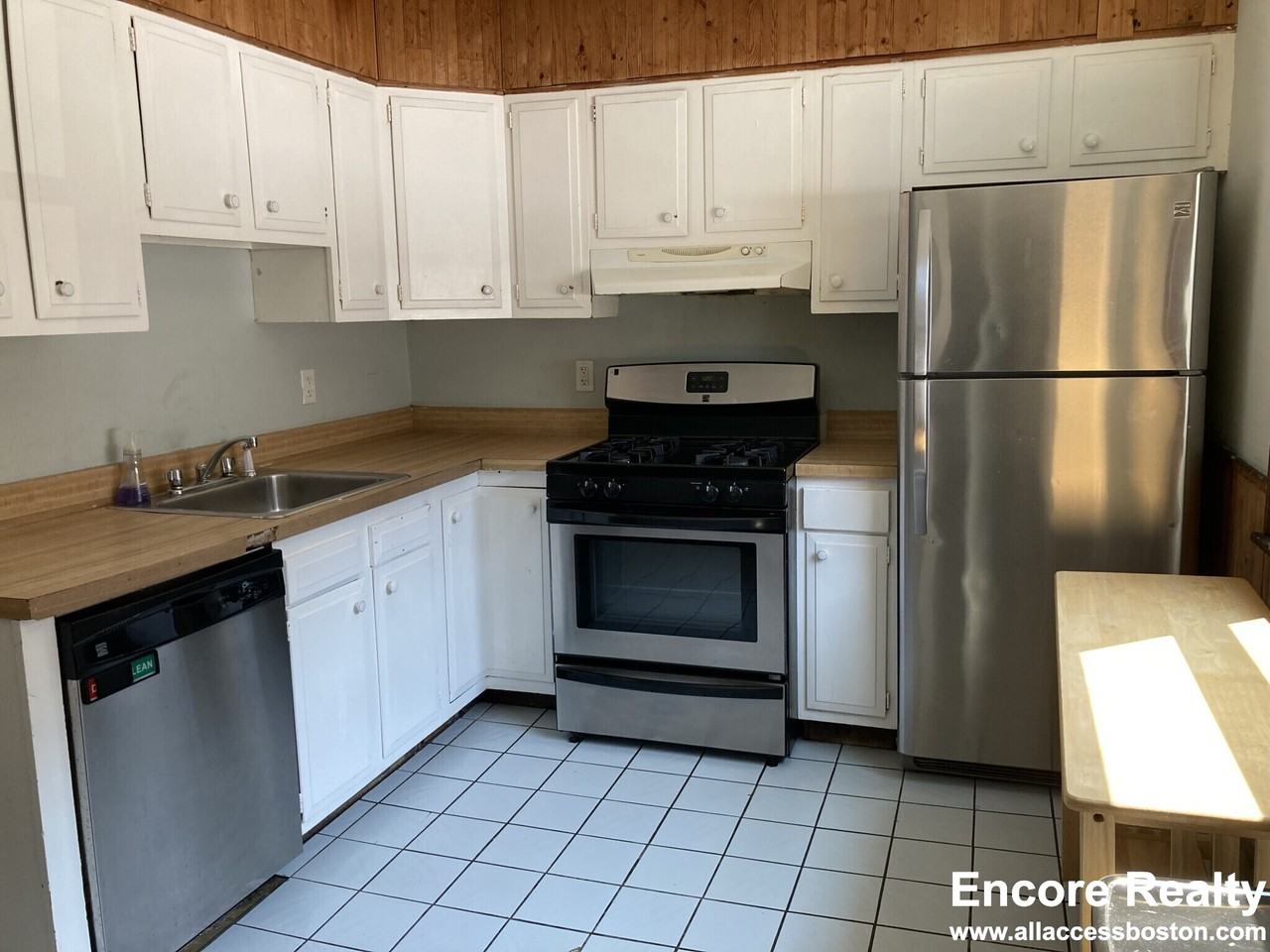 15 Radnor Rd #2 - Photo 3 of 15