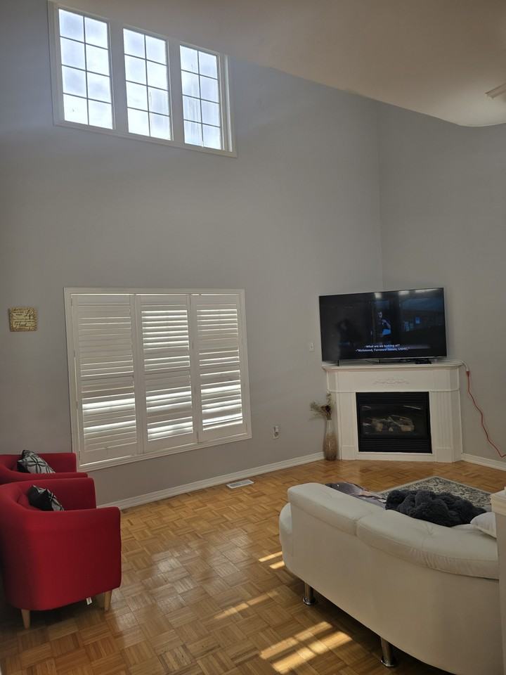 70 Mainard Crescent - Photo 3 of 5