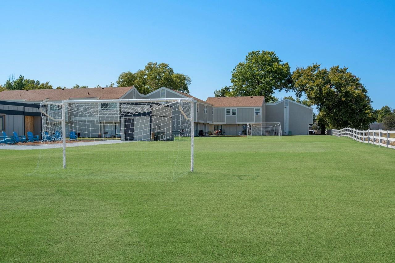 Townhomes @East 32nd - Photo 7 of 50