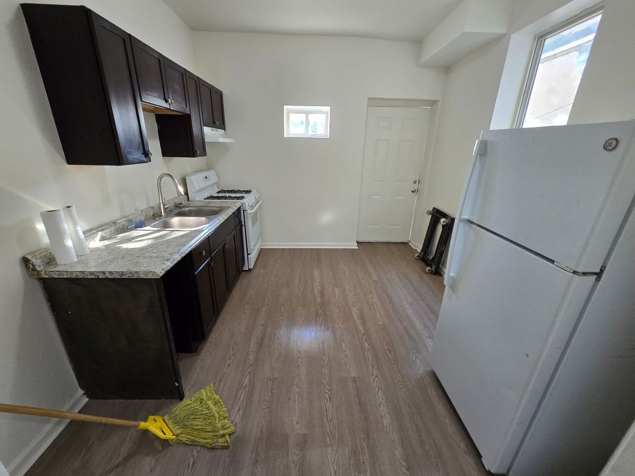 47 N Hobart St - Photo 6 of 11