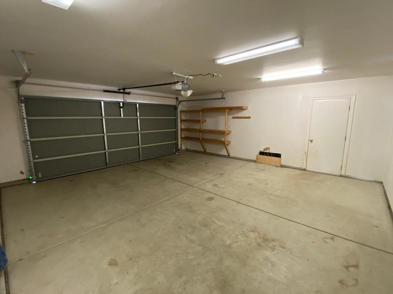 342 N D St - Photo 2 of 34